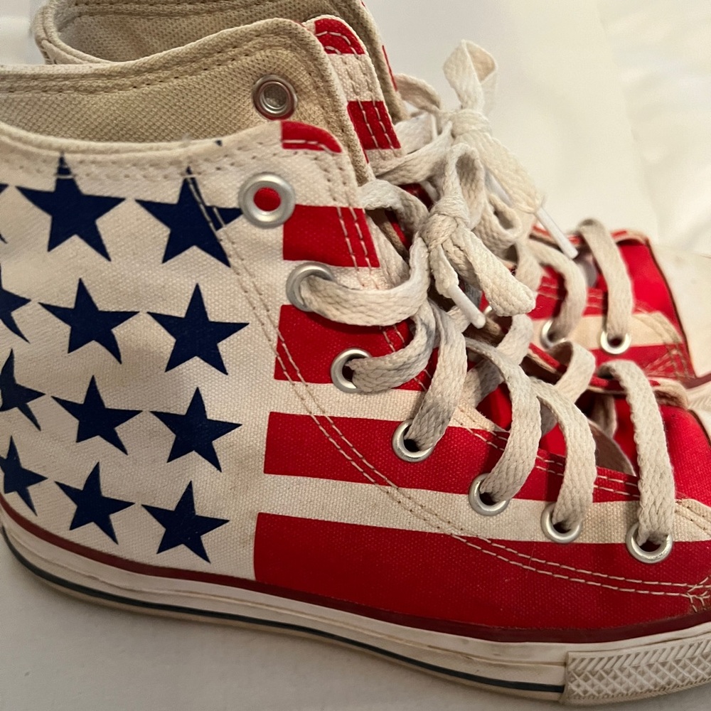 Converse Kids Size 2